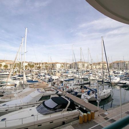 Apartment With Balcony And View On The Port Fréjus Exteriér fotografie