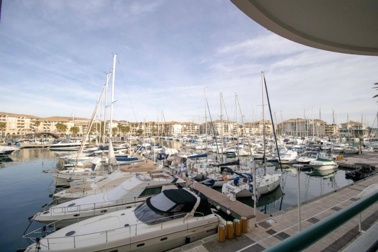 Apartment With Balcony And View On The Port Fréjus Exteriér fotografie